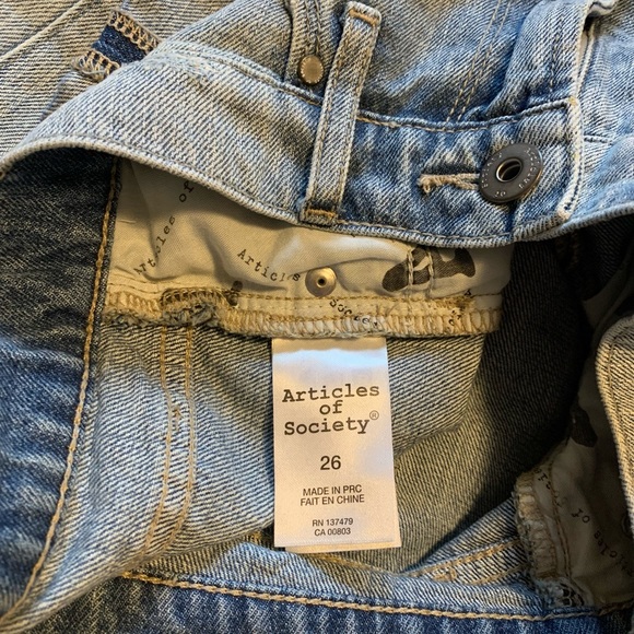 Distressed shorts size 26 - Picture 4 of 4